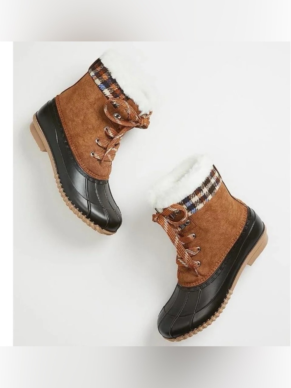 NWOT Maurices Faux Fur Lace Up Winter Snow Outdoors Duck Boots in Size 7